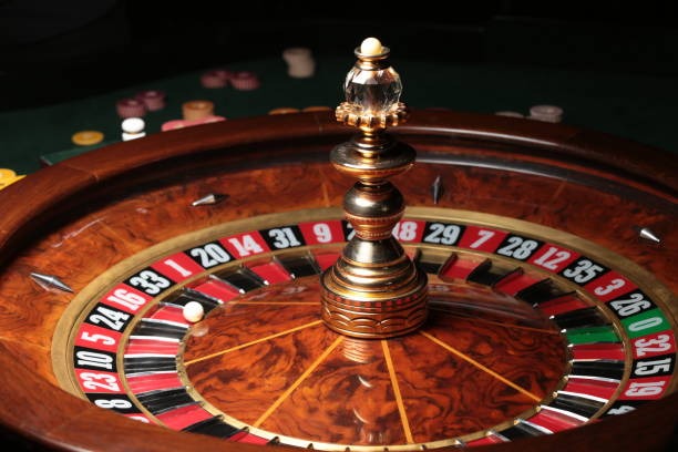 1000 toto mobile app showing live blackjack table and account dashboard