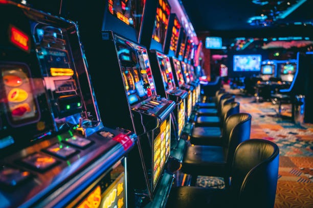 Live Dragon Tiger and Sic Bo tables at 1000 toto